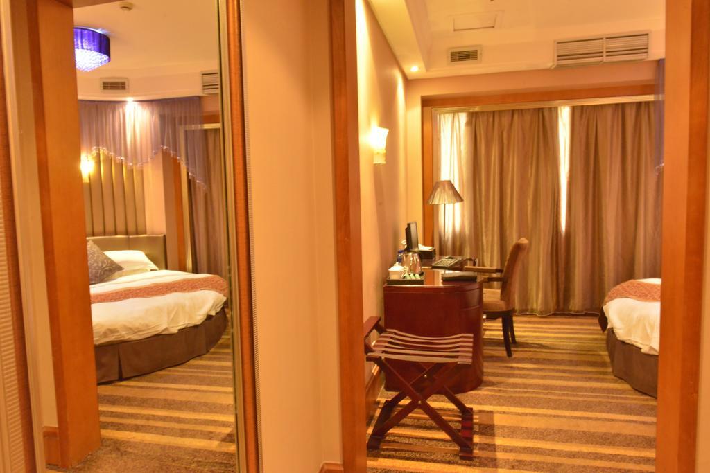 Sprot-Life Garden Hotel Wuhan Extérieur photo