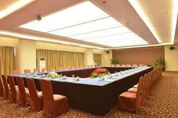 Sprot-Life Garden Hotel Wuhan Extérieur photo